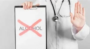 Illustration showing a calm and happy person with a clear mind, symbolizing the mental health benefits of quitting alcohol